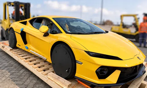 Ông Nguyễn Quốc Cường dùng Lamborghini treo thưởng khách mua căn hộ