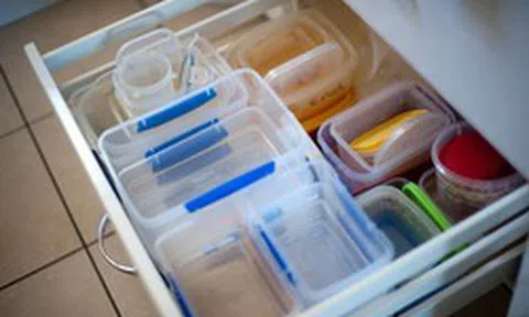 Lời khuyên cho những gia đình đang dùng hộp nhựa bảo quản thực phẩm