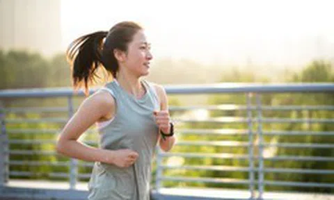 Chạy bộ kết hợp 1 bài tập đơn giản: Thời gian tập giảm 40% nhưng mỡ bụng giảm nhiều hơn