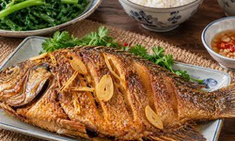 Cá chiên đừng vội cho vào chảo: Làm đúng một bước này, miếng cá vàng giòn mà không bị khô