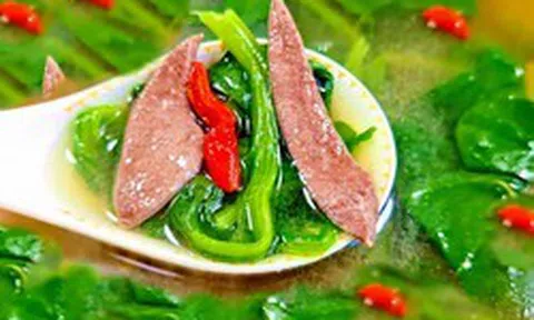 Rẻ hơn thịt bò nhưng hơn hẳn về lượng sắt, mọc um tùm bất chấp thời tiết: Bạn có biết đó là rau gì?