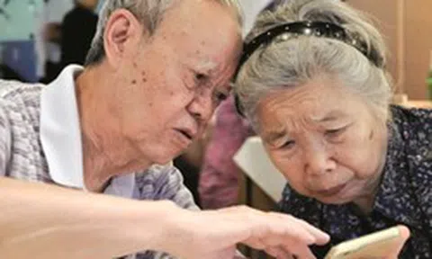 Lời khuyên khi mua iPhone cho bố mẹ già