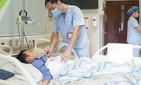 Bé 12 tuổi phát hiện ung thư dạ dày: Đừng vội đổ lỗi cho việc ăn hay bỏ bữa sáng