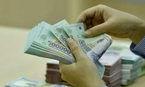 Công an xác minh giao dịch chuyển khoản 320,9 triệu của 1 người phụ nữ ở Hà Nội, chị H.T.H SN 1992 tới làm việc với cơ quan chức năng