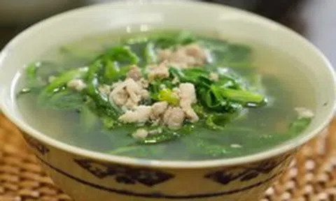 Rẻ bèo, được ví như thuốc an thần tự nhiên, cực giàu canxi và sắt: Rau gì mà bổ đến vậy?