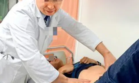 Người đàn ông 26 tuổi có hơn 200 viên sỏi mật vì kiểu ăn uống "vạn người mê"