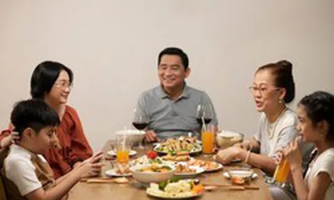 Những gia đình lâu ngày không ăn uống, tụ họp, thăm hỏi ai thường đang cho thấy 3 sự thật nhói lòng