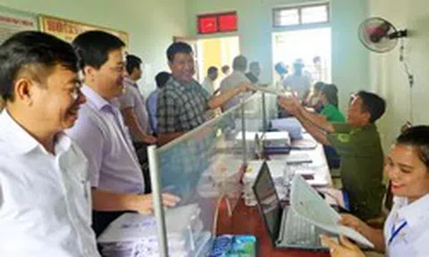 Tiền lương, phụ cấp lãnh đạo cấp xã sẽ được nghiên cứu, điều chỉnh