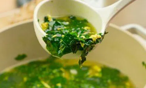 Việt Nam có loại rau rẻ như cho giàu canxi hơn sữa, nhiều vitamin C gấp 4 lần cam: Bạn đoán ra rau gì không?