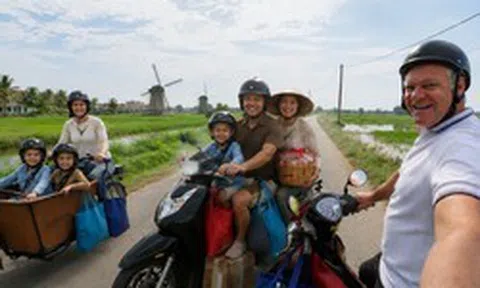 Người Hà Lan sống ở miền Tây mất một thời gian mới hiểu vì sao người Việt cứ gặp là hỏi “Ăn cơm chưa?”