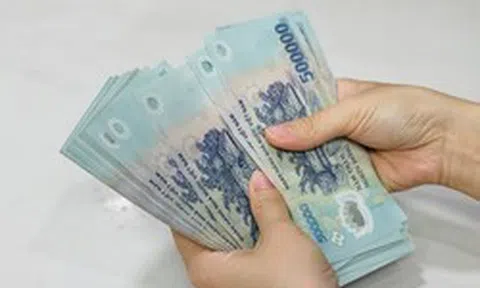 Phát hiện túi xách có 20 triệu đồng tiền mặt ở khu vực Hồ Hoàn Kiếm, công an vào cuộc xác minh thông tin