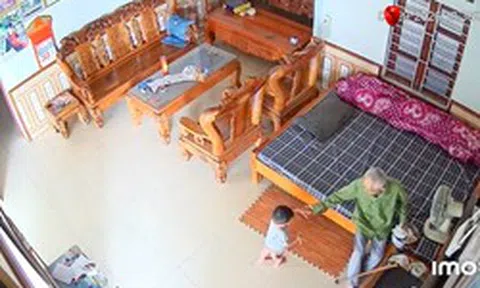 Xem cụ 103 tuổi dỗ dành chắt 3 tuổi, dân mạng nói 'họ mất 100 năm để gặp nhau'