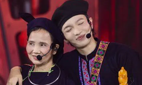 Ca sĩ Việt là con trai Phó Giáo sư - Tiến sĩ Giáo dục học: Đụng tay ra hit, làm show nào cháy vé show đấy