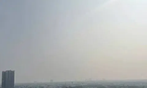 Bầu trời TPHCM mờ đục