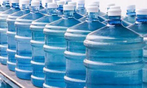 Lời khuyên dành cho những người sử dụng nước đóng bình hàng ngày