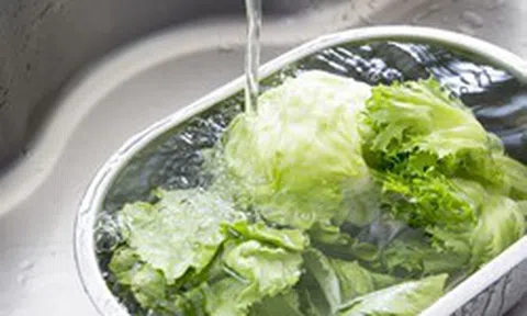 Lời khuyên dành cho những gia đình thường ngâm rau trước khi nấu