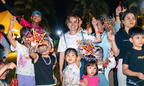 Cùng Izumi City đón mùa trăng tròn trong không gian sống bên sông