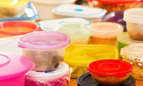 Lời khuyên đến tất cả những gia đình đang dùng hộp nhựa đựng thực phẩm