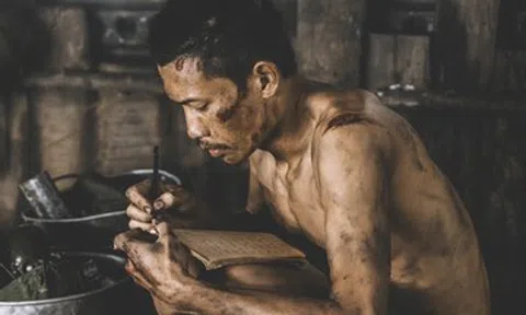 'Nam diễn viên khổ nhất màn ảnh Việt' bị rắn cắn phải nhập viện