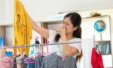 Quần áo phơi bị ẩm sau mưa: "Cứu" cả mẻ đồ mà không tốn thêm tiền điện, nước