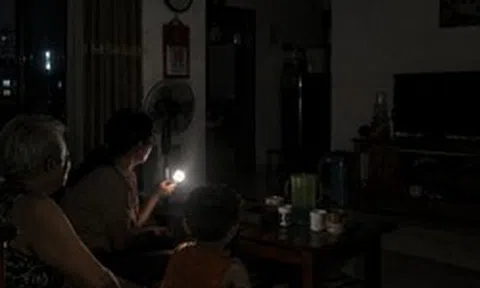 Nhà mất điện nên làm gì đầu tiên?