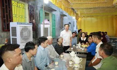 Bà ngoại nam sinh bị nước cuốn xuống cống: 'Cháu ngoan và thương mẹ lắm'