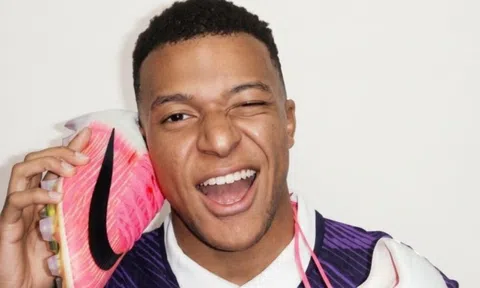 On giành được Mbappé từ Nike