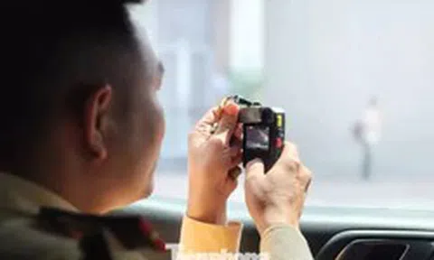 CSGT Hà Nội ghi hình xử phạt hàng loạt xe limousine vi phạm