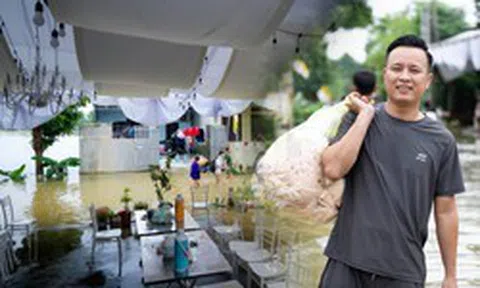 Một gia đình ở Hà Nội vừa dựng rạp cưới đã phải chạy lũ, chú rể 34 tuổi nói một câu khiến ai cũng nhớ