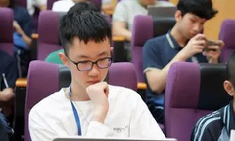Phát hiện thần đồng 13 tuổi được ví như "Elon Musk tương lai", video học tiếng Anh bằng AI thu hút 20 triệu lượt xem