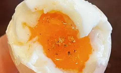 Điều gì xảy ra khi bạn ăn trứng lòng đào?