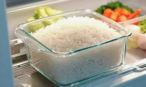 Lời khuyên cho các gia đình hay để cơm nguội vào tủ lạnh