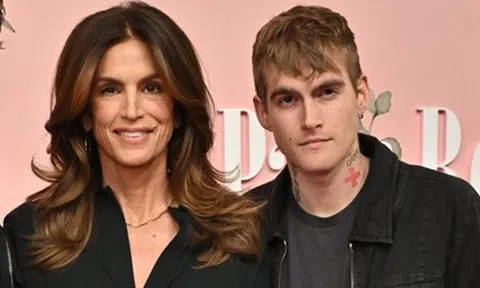 Bài đăng cuối cùng thể hiện sự sợ hãi của con trai Cindy Crawford trước khi qua đời