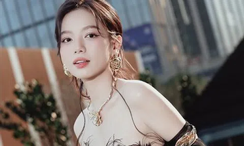 Lê Hạ Anh sau phim 700 tỷ được săn đón, ngày càng gợi cảm và không vội kết hôn