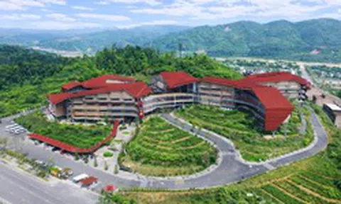 Việt Nam có trường nội trú 700 tỷ đồng chuẩn Anh đầu tiên: Học sinh đi học trên đồi, học phí lên đến 650 triệu đồng/năm
