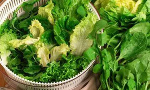 5 lời nhắn dành cho những người hay ăn rau sống