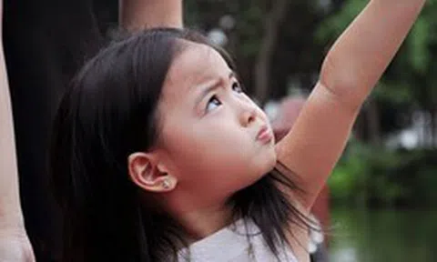 Một quy luật đáng suy ngẫm: Gia đình giàu có thường không để con sa đà vào 3 thứ, trong khi trẻ nhà bình thường lại dễ mê mẩn