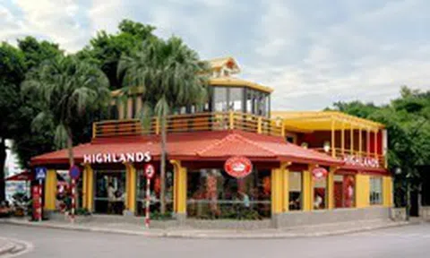 Thấy gì từ động thái mới của Highlands Coffee trước thềm IPO? Chuyên gia nói “thương hiệu nổi tiếng” hay “cửa hàng đông khách” không còn đủ để thuyết phục nhà đầu tư!