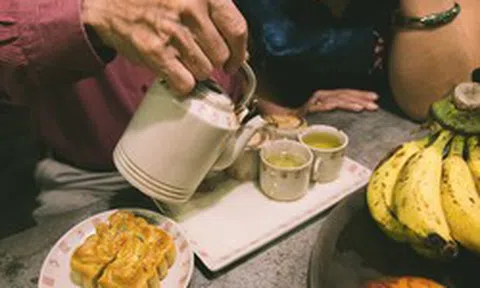 Lý do vì sao mọi người thường uống trà khi ăn bánh trung thu