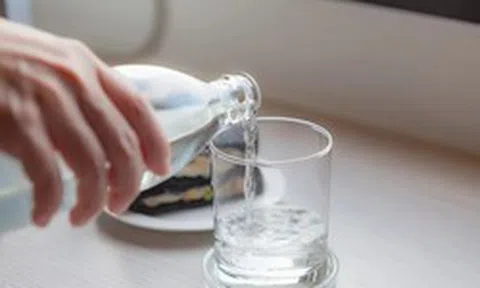 Điều gì xảy ra với cơ thể khi bạn không uống đủ nước?