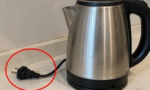 Hơn 90% người dùng không biết vì sao dây điện của ấm siêu tốc thường rất ngắn