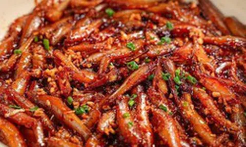 Chỉ ăn cá thay thịt theo lời khuyên của bác sĩ, người đàn ông có hơn 20 khối polyp đại tràng bất ngờ khi đi khám