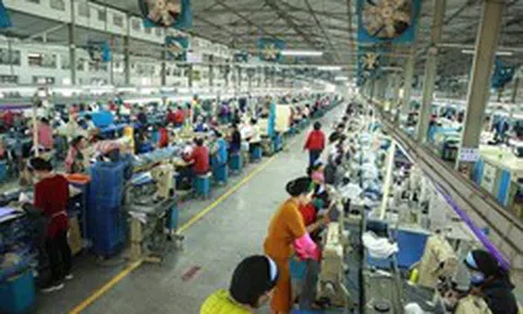 Nghỉ không lương từ 14 ngày vẫn đóng BHXH: Quyền lợi thai sản ra sao?
