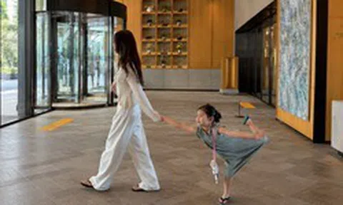 Hãy nhớ: Trẻ con không nghe lời giảng giải, chúng chỉ bắt chước cha mẹ