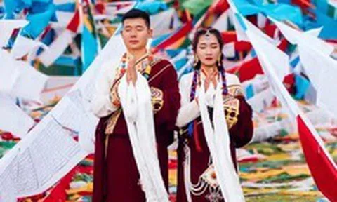 Tại sao người Tây Tạng lại tặng nhau khăn trắng?
