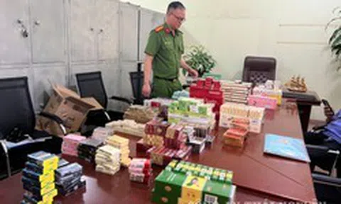 Kiểm tra cửa hàng Hương Tâm Mart, công an phát hiện 1.525 sản phẩm thuộc danh mục hàng cấm