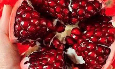 Lời khuyên cho những người hay uống nước ép lựu