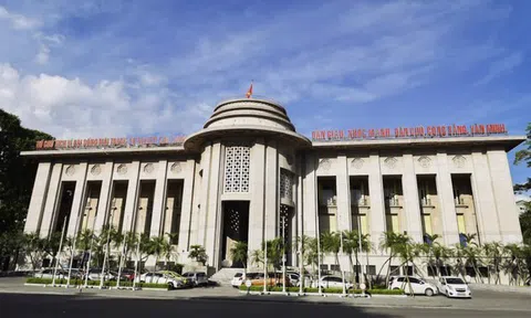 NHNN làm rõ thông tin về giám sát phòng, chống rửa tiền với khách hàng VIP, lãnh đạo ngân hàng