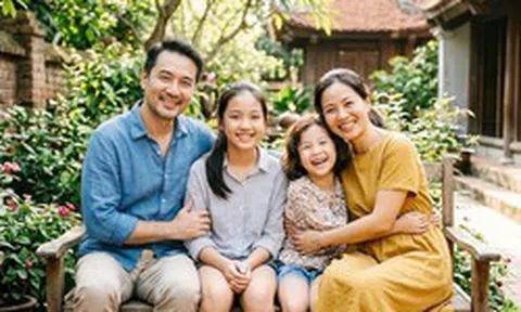 Gia đình có hai con gái dưới 16 tuổi có thể được hỗ trợ mua BHYT, sữa học đường