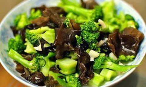 Nữ Tiến sĩ 35 tuổi tử vong vì ung thư gan: 5 năm kiên trì ngủ trước 22 giờ nhưng kiểu ăn mộc nhĩ ngang "tự sát"